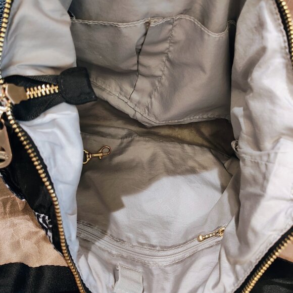 Baggallini Hobo Black/White Illusion Shoulder Handbag, Used - Picture 12 of 13